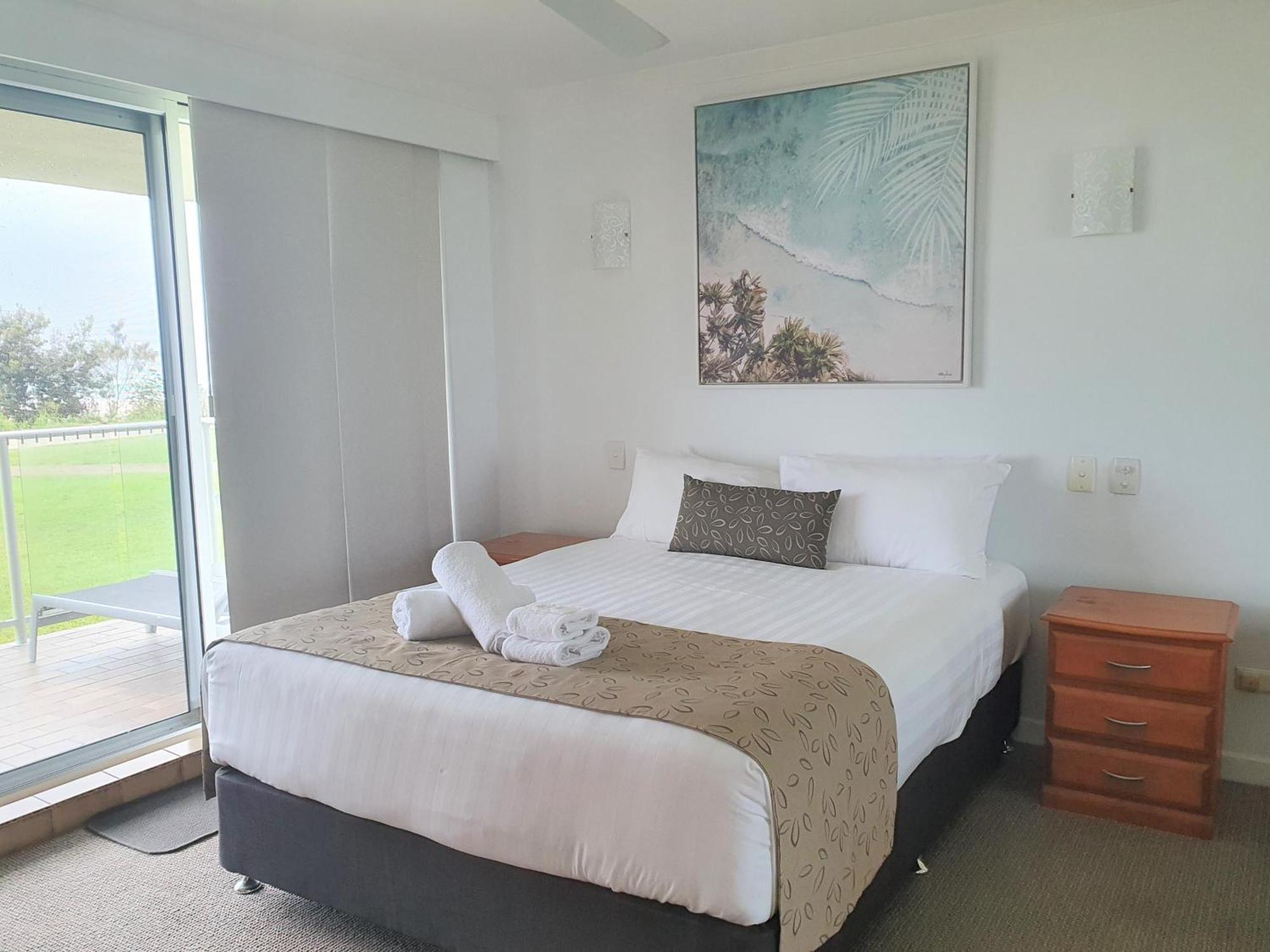 Pacific Surf Absolute Beachfront Apartments Gold Coast Kültér fotó