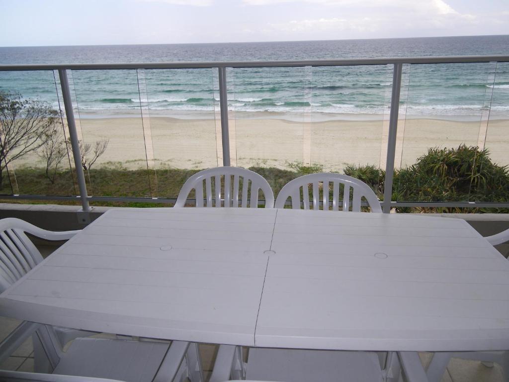 Pacific Surf Absolute Beachfront Apartments Gold Coast Szoba fotó